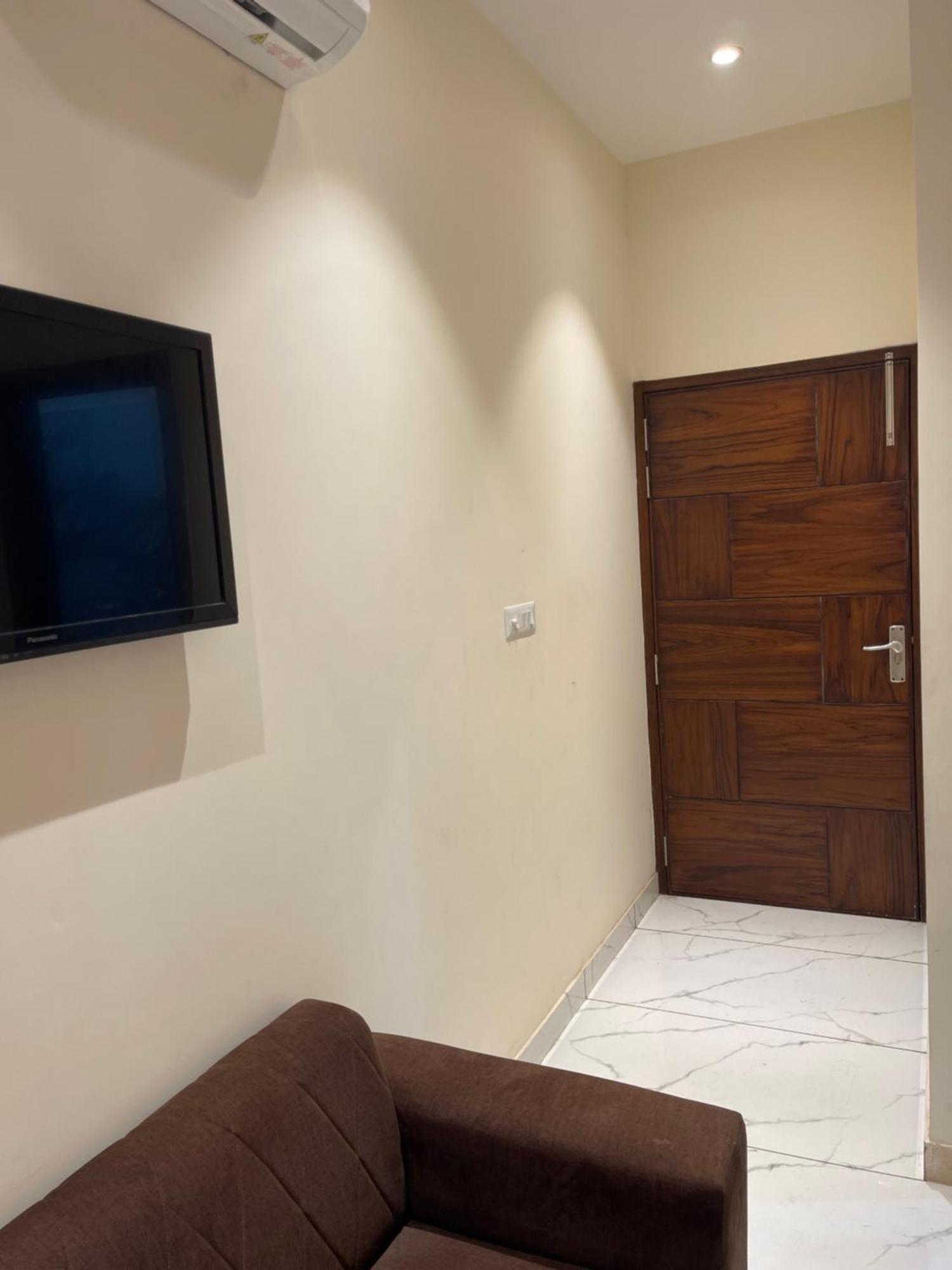 Hotel Paradise Dream لوديانا المظهر الخارجي الصورة